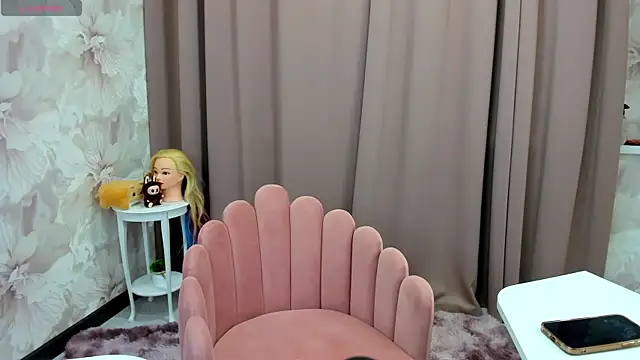 cute luucy online show from 10.14.25