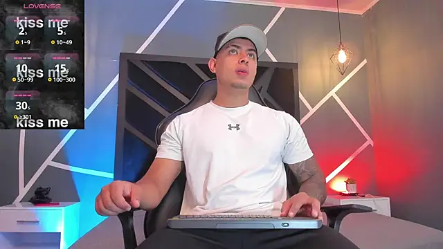 marco garciia  online show from 11.23.25