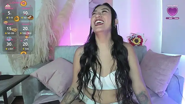 Snapshot of cami_velvet chatting on 09.24.25 cami velvet online show from 09.24.25