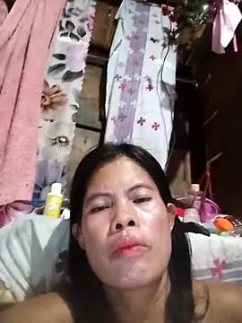 Snapshot of Riding69Girl chatting on 09.24.25 Riding69Girl online show from 09.24.25