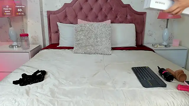 Snapshot of alanna_blaze chatting on 02.23.26 alanna blaze online show from 02.23.26