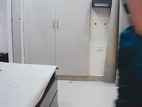 Snapshot of elize__ chatting on 09.11.25 elize   online show from 09.11.25