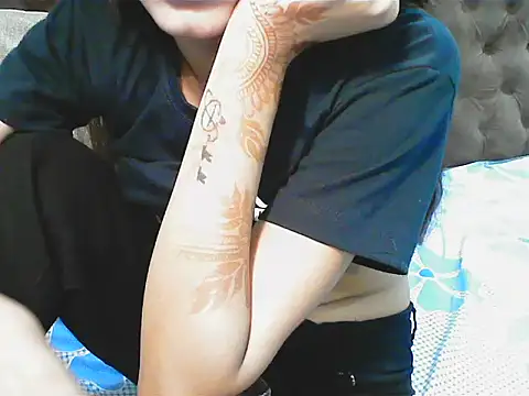 Snapshot of elize__ chatting on 09.23.25 elize   online show from 09.23.25