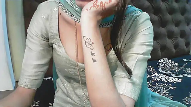 Snapshot of elize__ chatting on 10.10.25 elize   online show from 10.10.25