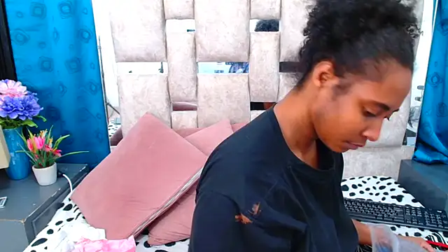 AmbarSmit online show from 09.13.25