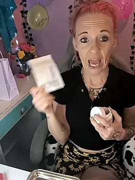 Purple2StayThnxx online show from 09.20.25