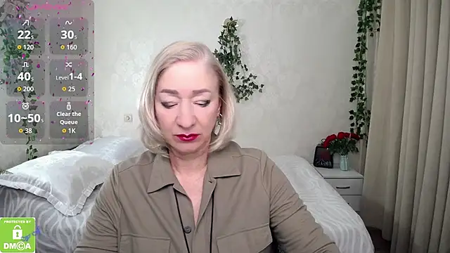 hunters woman online show from 11.14.25