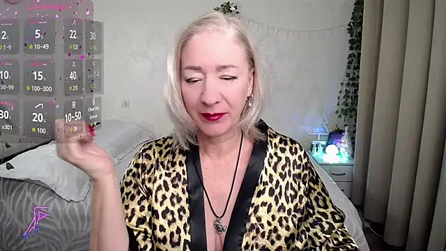 hunters woman online show from 12.19.25