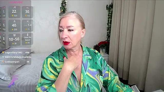 Snapshot of hunters_woman chatting on 07.21.26 hunters woman online show from 07.21.26