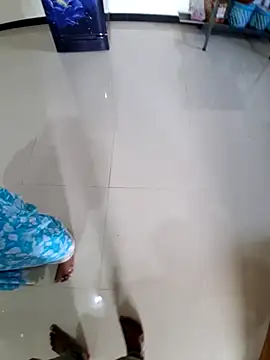 Snapshot of RAYI_Queen_3 chatting on 09.11.25 RAYI Queen 3 online show from 09.11.25