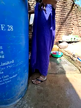 Snapshot of RAYI_Queen_3 chatting on 10.10.25 RAYI Queen 3 online show from 10.10.25