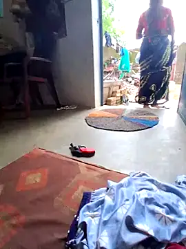 Snapshot of RAYI_Queen_3 chatting on 10.30.25 RAYI Queen 3 online show from 10.30.25