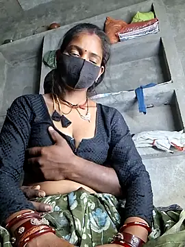 Snapshot of RAYI_Queen_3 chatting on 03.31.26 RAYI Queen 3 online show from 03.31.26