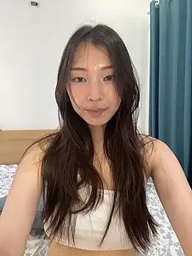 SkylerMoon online show from 04.06.26