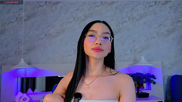 Snapshot of Keira_Corleone chatting on 11.14.25 Keira Corleone online show from 11.14.25