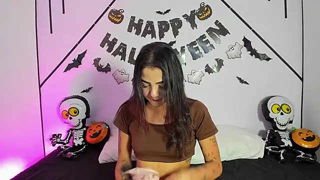 MiahCornell  online show from 11.01.25