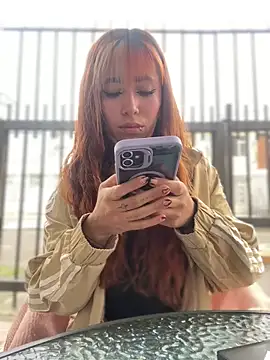 Snapshot of Sallem_Pink chatting on 04.21.26 Sallem Pink online show from 04.21.26