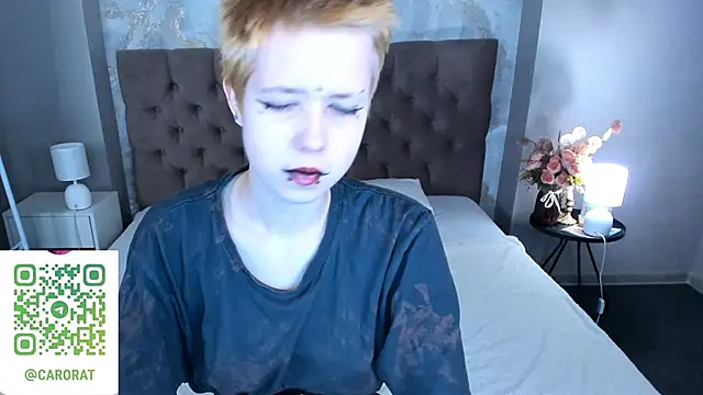 Snapshot of CarolineRichter chatting on 09.11.25 CarolineRichter online show from 09.11.25