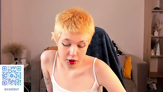 Snapshot of CarolineRichter chatting on 09.27.25 CarolineRichter online show from 09.27.25