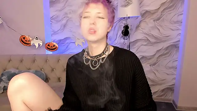 Snapshot of CarolineRichter chatting on 10.24.25 CarolineRichter online show from 10.24.25