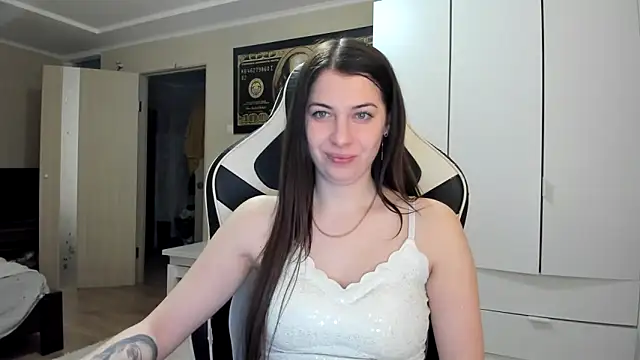 EmiLovsi online show from 02.03.26