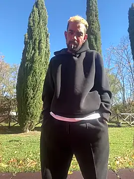 Snapshot of Nonsoilmionome89 chatting on 10.27.25 Nonsoilmionome89 online show from 10.27.25