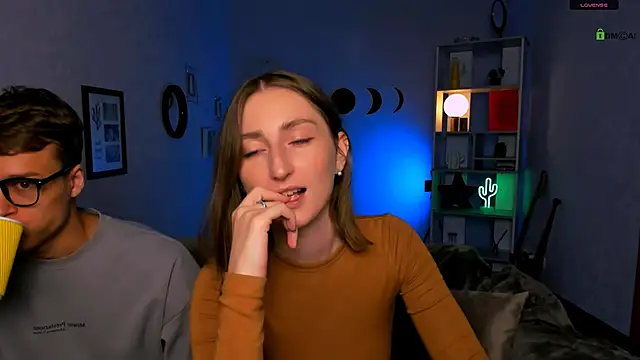 eva smiith  online show from 09.09.25