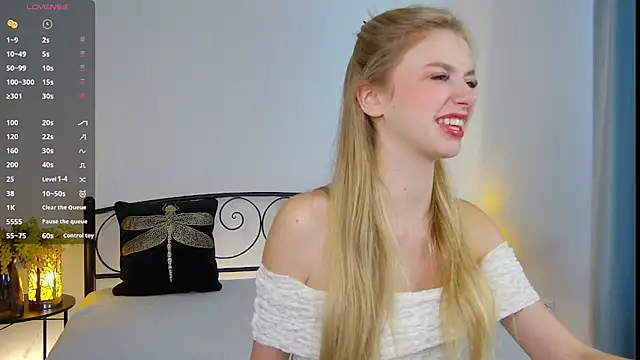 Snapshot of KelsiWest chatting on 09.20.25 KelsiWest online show from 09.20.25