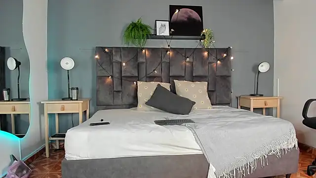 RiriiBrunette   online show from 01.10.26