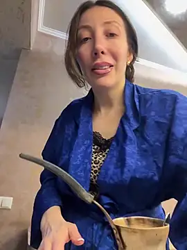 HellaryTourent online show from 02.06.26