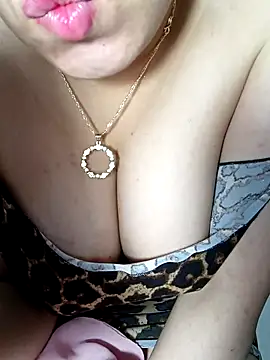 Queen-15 online show from 11.15.25