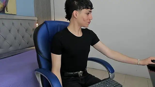 SamBlack  online show from 04.18.26