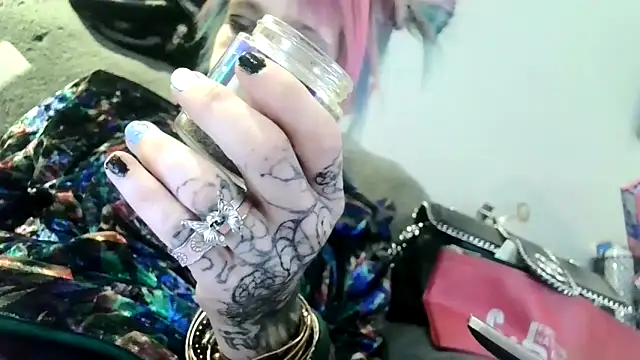 Snapshot of Evieskyy@xh chatting on 11.25.25 Evieskyyxh online show from 11.25.25