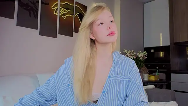 Snapshot of emilyshepar_d chatting on 02.18.26 emilyshepar d online show from 02.18.26