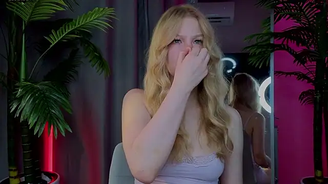 Snapshot of emilyshepar_d chatting on 02.26.26 emilyshepar d online show from 02.26.26