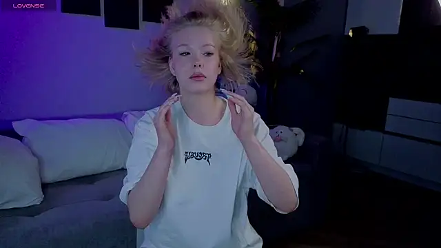 Snapshot of emilyshepar_d chatting on 07.09.26 emilyshepar d online show from 07.09.26