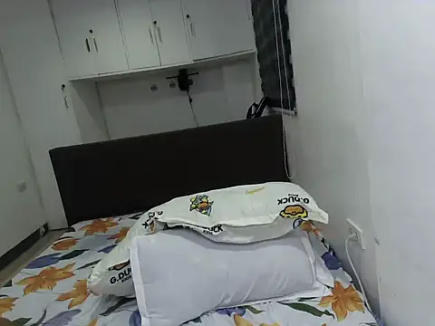 eattmebabyy online show from 05.10.26
