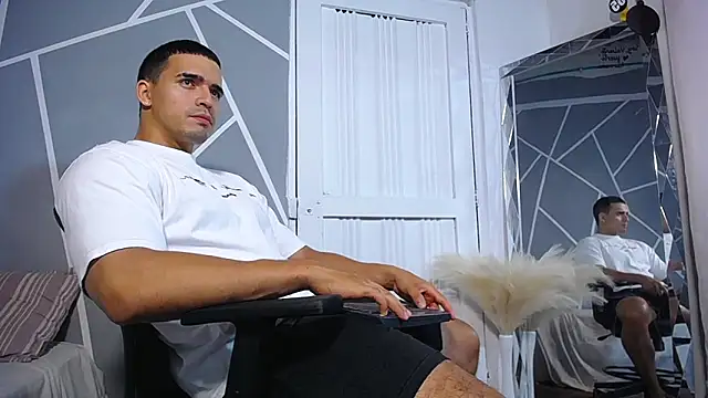 Snapshot of ChristopherBlack_ chatting on 05.12.26 ChristopherBlack online show from 05.12.26