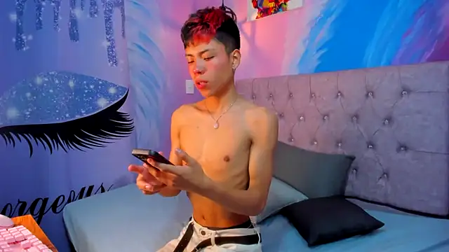 MaxiWildd online show from 11.05.25