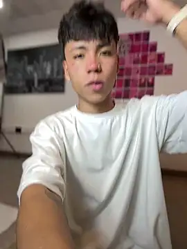 MaxiWildd online show from 04.09.26