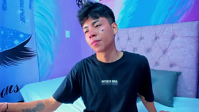 MaxiWildd online show from 04.11.26