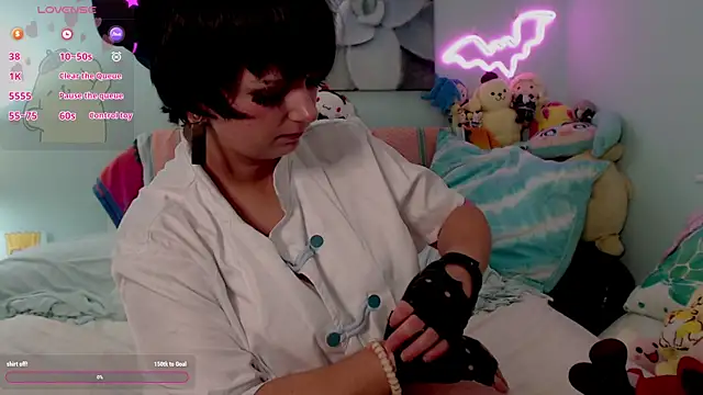 Snapshot of starsaturn chatting on 10.11.25 starsaturn online show from 10.11.25