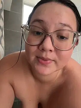 Kyleighc online show from 12.21.25