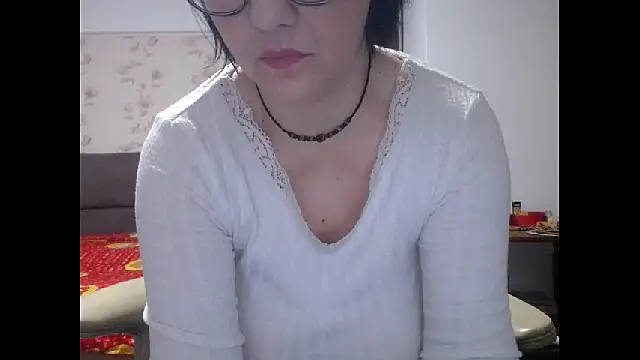 Snapshot of Mary_x chatting on 11.12.25 Mary x online show from 11.12.25