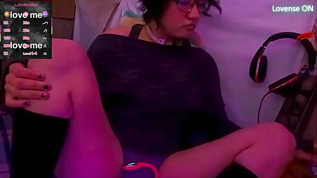 Ftm Bunny online show from 12.20.25