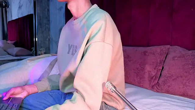 PrincePoppy online show from 03.31.26