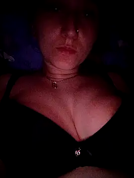 Lissa213 online show from 10.04.25