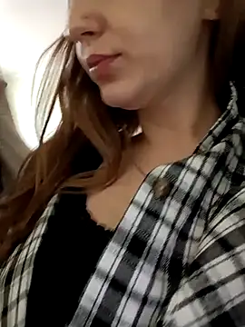 Lissa213 online show from 10.24.25