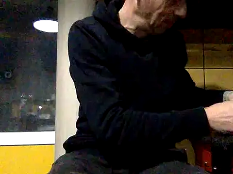 Snapshot of adiluci1 chatting on 11.30.25 adiluci1 online show from 11.30.25