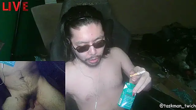 Snapshot of taskmania chatting on 11.18.25 taskmania online show from 11.18.25